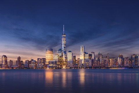 Hudson River met een spectaculaire zonsondergang in New York