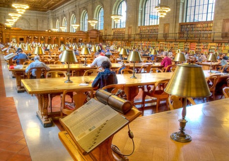 leeszaal The New York Public Library waar mensen zitten